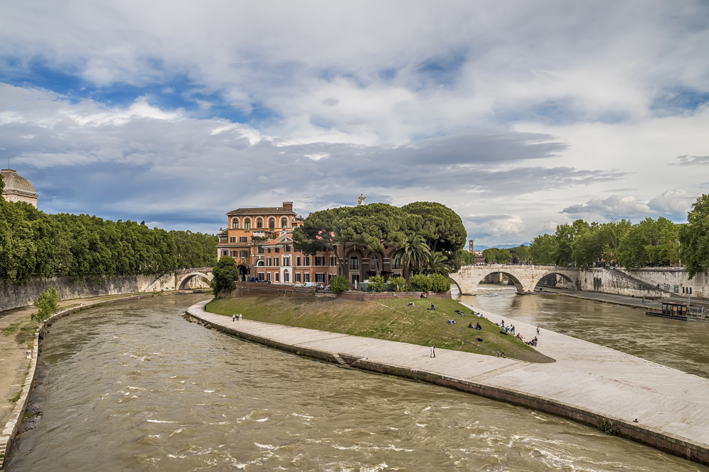 Boat Trip Tiber